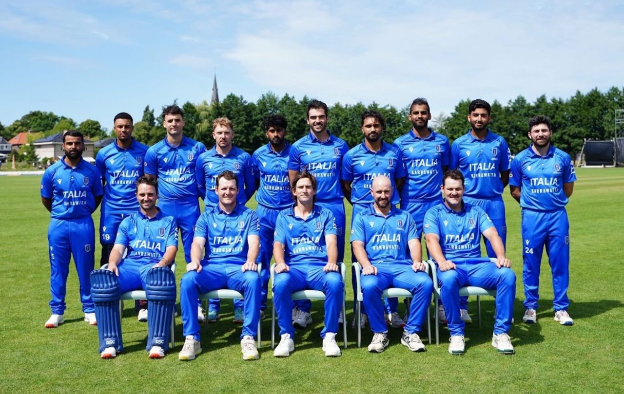 The Italy squad strikes a pose, Italy vs Netherlands, ICC Men's T20 World Cup Europe Region Final, The Hague, July 11, 2025