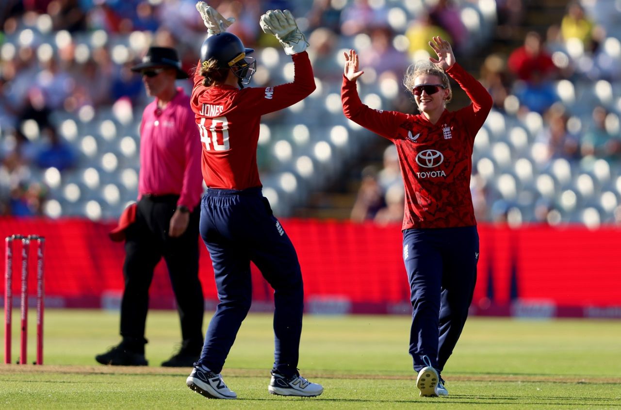 Charlie Dean celebrates after getting rid of Harmanpreet Kaur, England vs India, 5th Women's T20I, Edgbaston, July 12, 2025