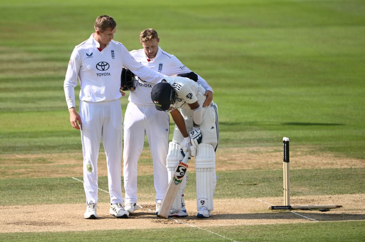 Zak Crawley and Joe Root console a distraught Mohammed Siraj as India fell 23 runs short, England vs India, 3rd Test, Lord's, fifth day, July 14, 2025
