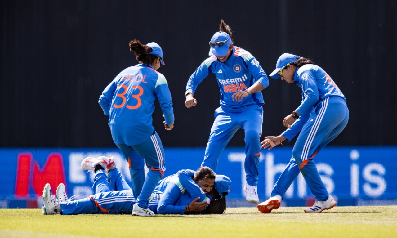 Jemimah Rodrigues takes the plaudits after her catch to dismiss Nat Sciver-Brunt, England vs India, 1st women's ODI, Southampton, July 16, 2025
