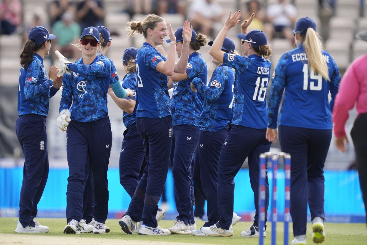 Lauren Bell dismissed Smriti Mandhana when well set, England vs India, 1st women's ODI, Southampton, July 16, 2025