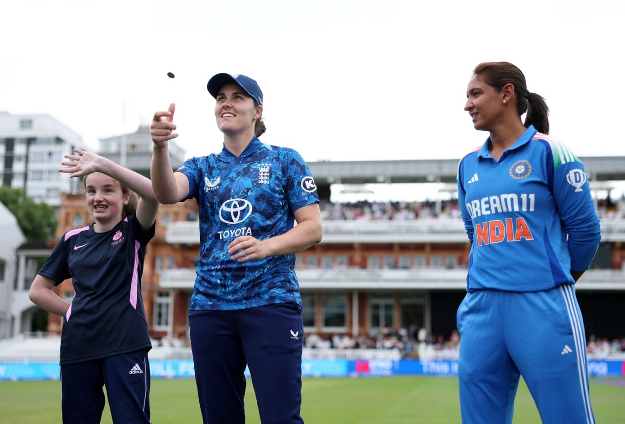 Nat Sciver-Brunt spins the coin as Harmanpreet Kaur calls, England vs India, 2nd women's ODI, Lord's, London, July 19, 2025