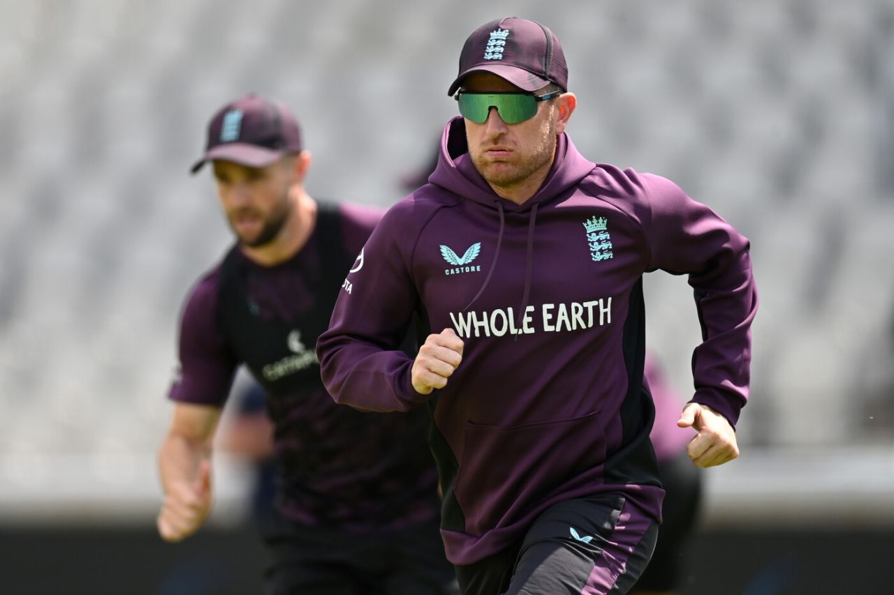 Liam Dawson puts in a sprint during training, England vs India, 4th Test, Emirates Old Trafford, July 21, 2025