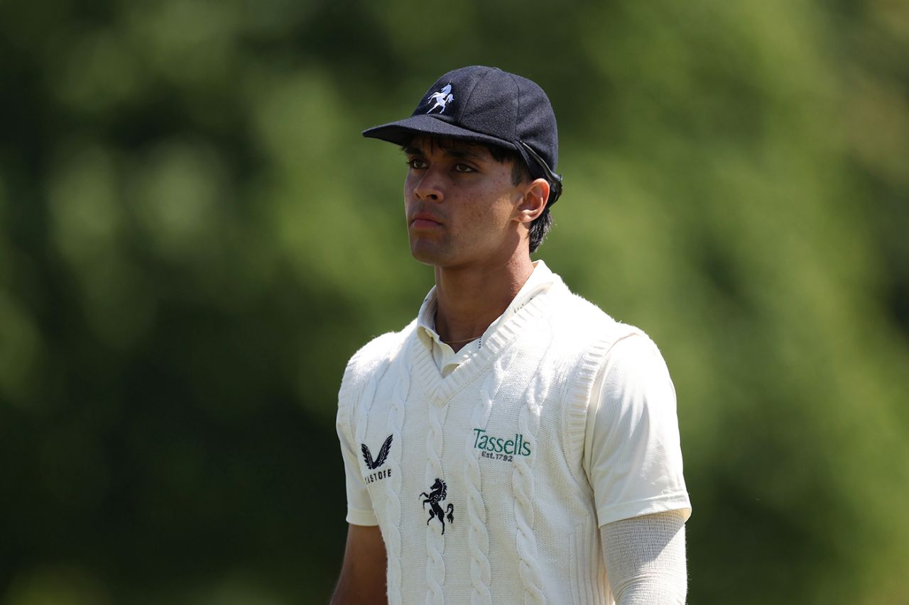 Ben Kellaway celebrates reaching 150 | Cricinfo.com