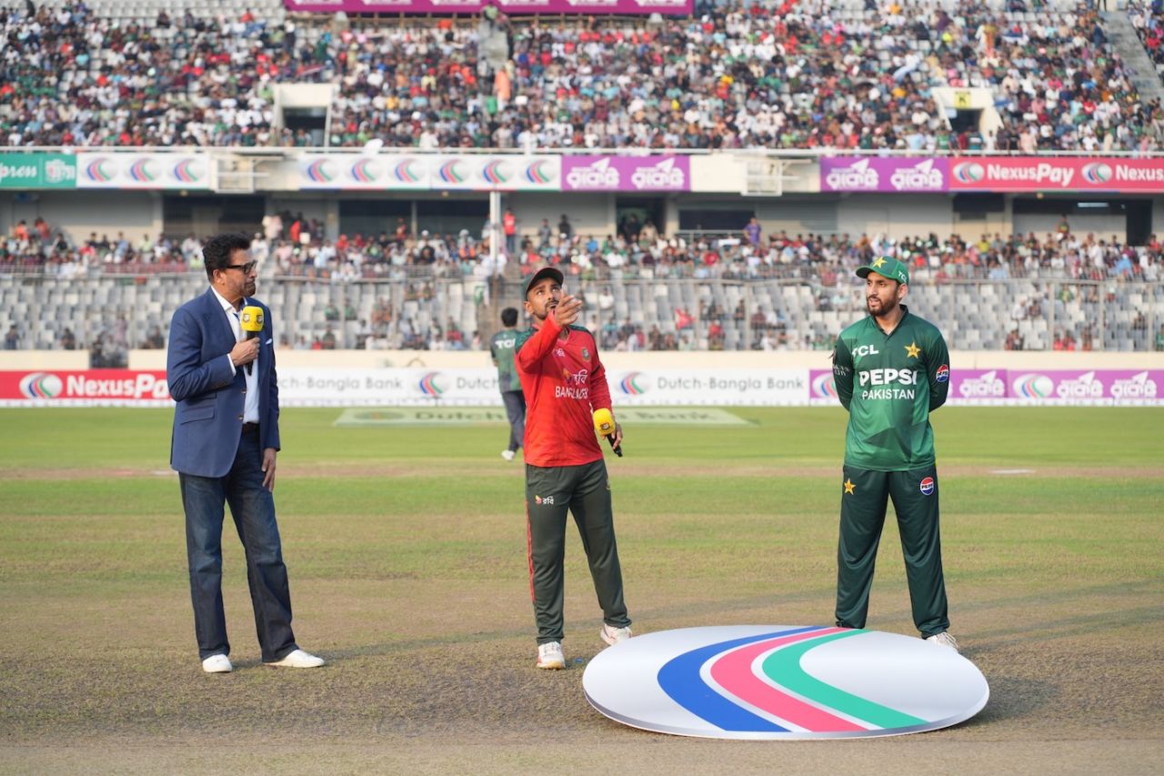 Litton Das and Salman Agha at the toss, Bangladesh vs Pakistan, 2nd T20I, Mirpur, July 22, 2025