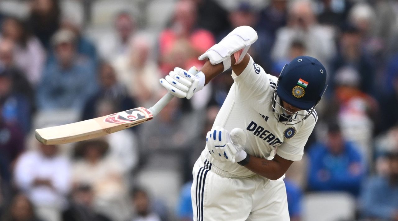 Yashasvi Jaiswal's bat broke trying to block, England vs India, 4th Test, 1st day, Manchester, July 23, 2025