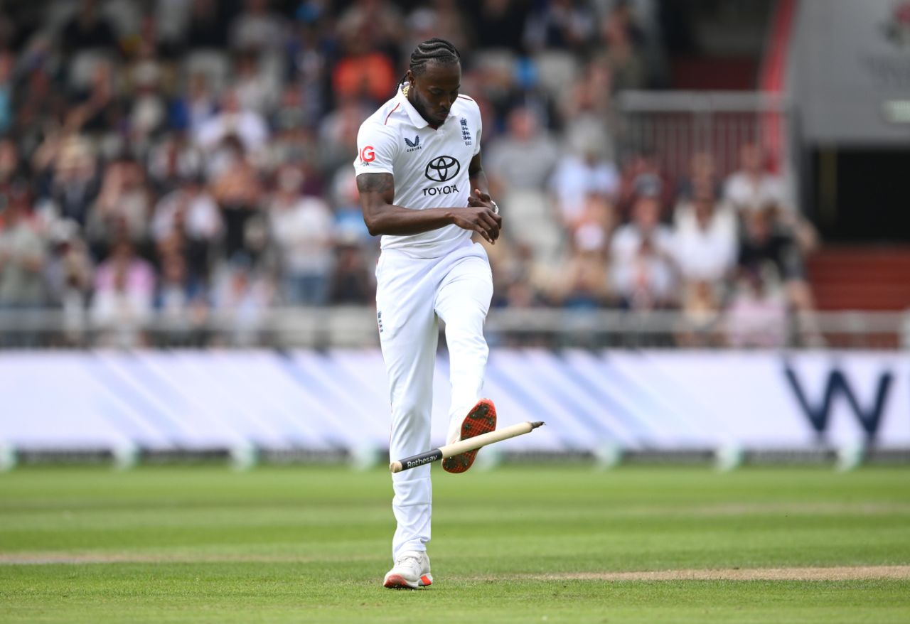 Jofra Archer celebrates a wicket, England vs India, 4th Test, 2nd Day, Manchester, July 24, 2025