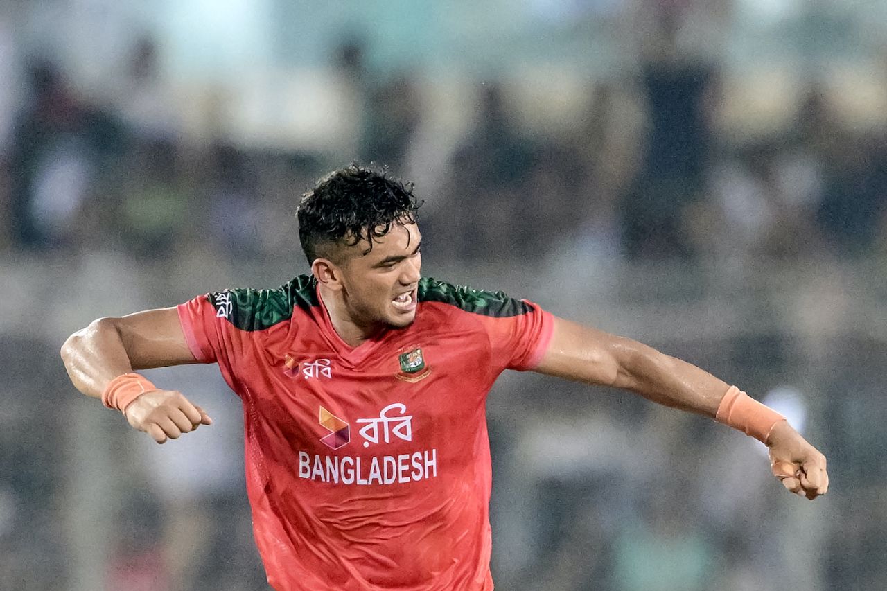 Taskin Ahmed's three-for included two wickets in the final over, Bangladesh vs Pakistan, 3rd T20I, Mirpur, July 24, 2025