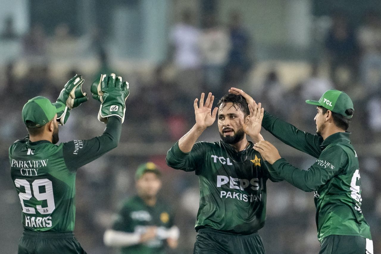 Faheem Ashraf got his three-for within the powerplay, Bangladesh vs Pakistan, 3rd T20I, Mirpur, July 24, 2025