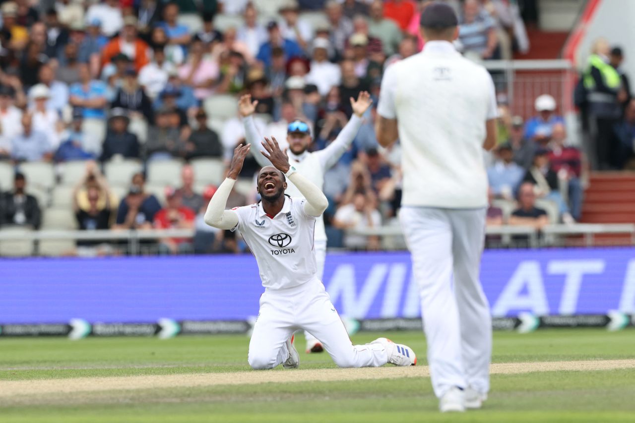Jofra Archer belts out a dramatic appeal, England vs India, 4th Test, Manchester, 4th day, July 26, 2025
