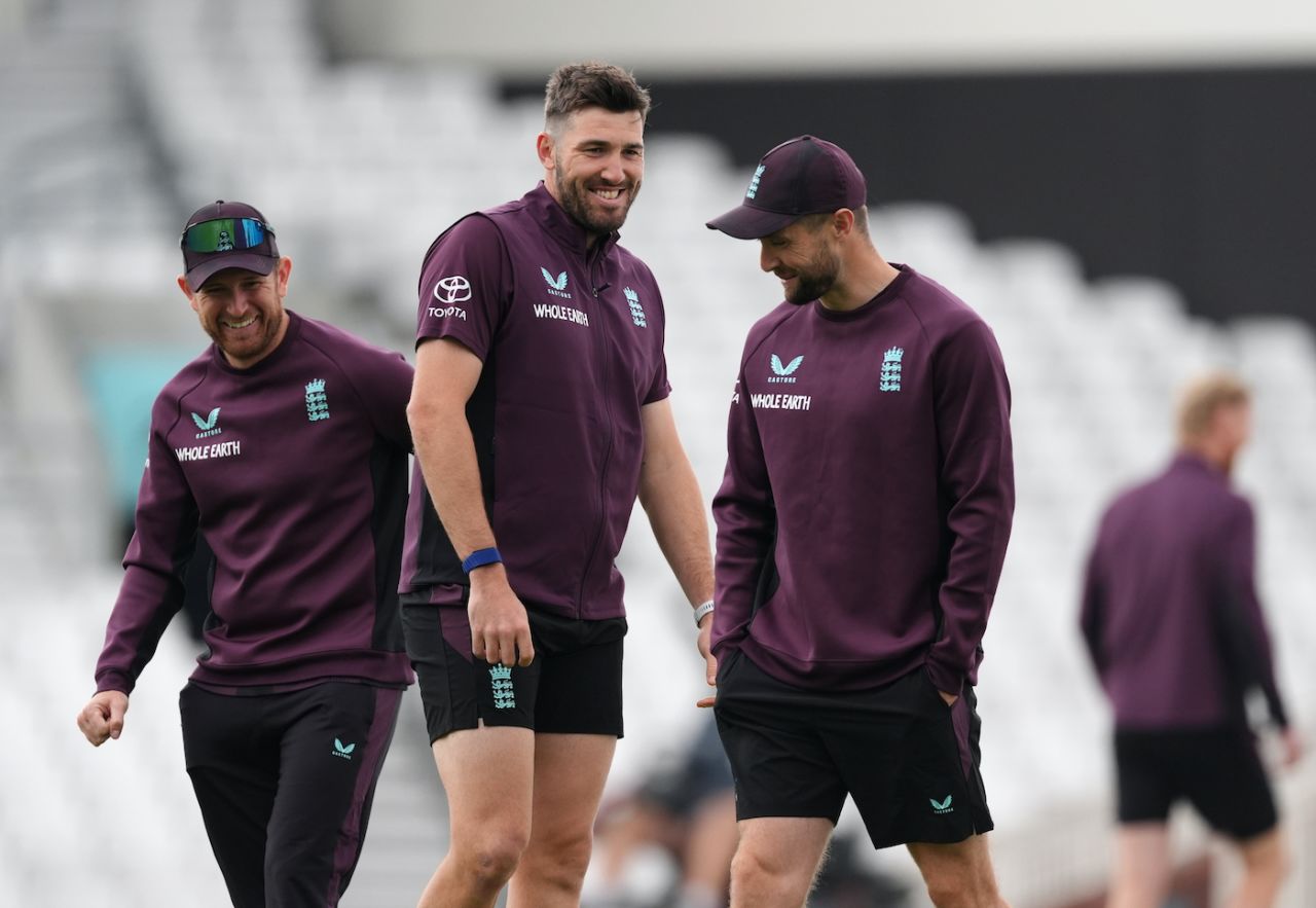 Jamie Overton and Chris Woakes will be part of England's four-man pace attack at the Oval, England vs India, 5th Test, The Oval, London, July 30, 2025