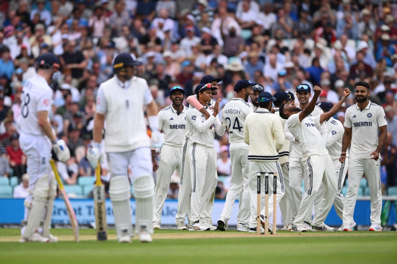Mohammed Siraj is exuberant as Joe Root reviews unsuccessfully, England vs India, 5th Test, 2nd day, The Oval, August 1, 2025