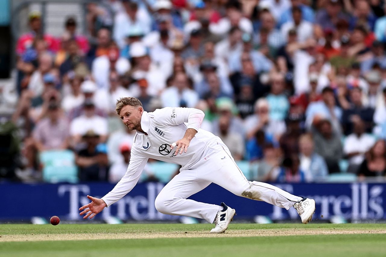 Joe Root attempts a catch, England vs India, 5th Test, 3rd Day, The Oval, August 2, 2025