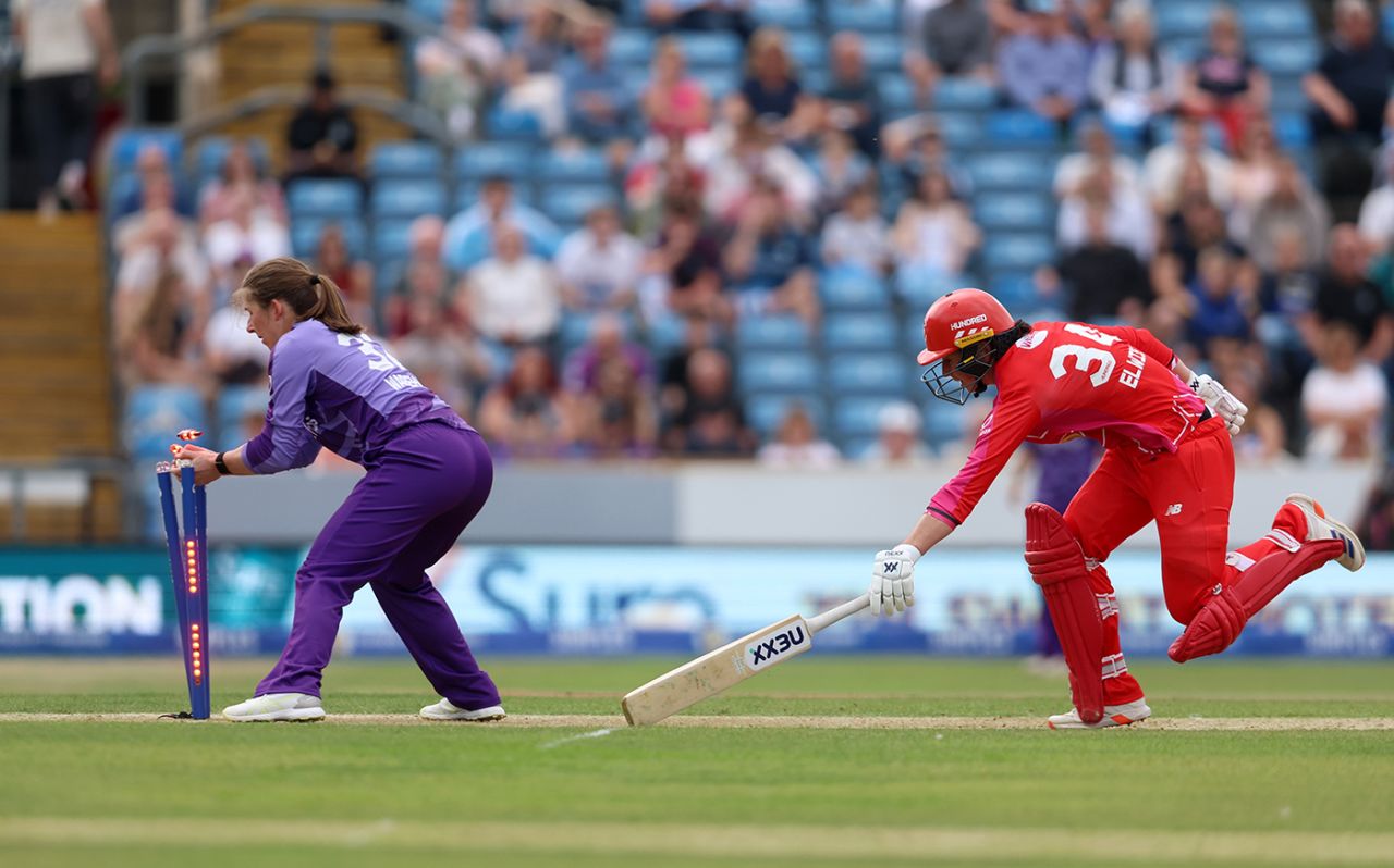 Kate Cross and Georgia Wareham combined to run out Georgia Elwiss, Northern Superchargers vs Welsh Fire, Women's Hundred, Headingley, August 7, 2025