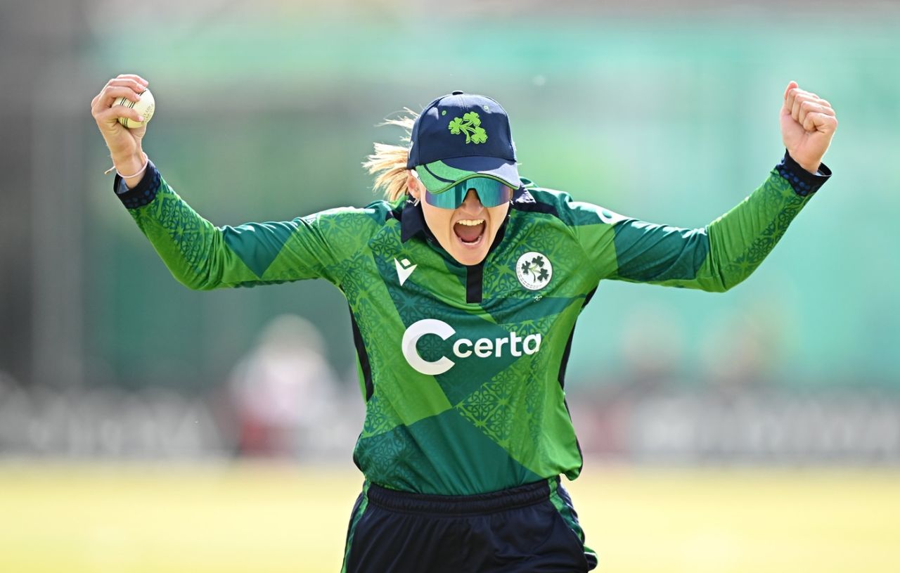 Gaby Lewis celebrates a wicket, Ireland vs Pakistan, 2nd women's T20I, Dublin, August 8, 2025