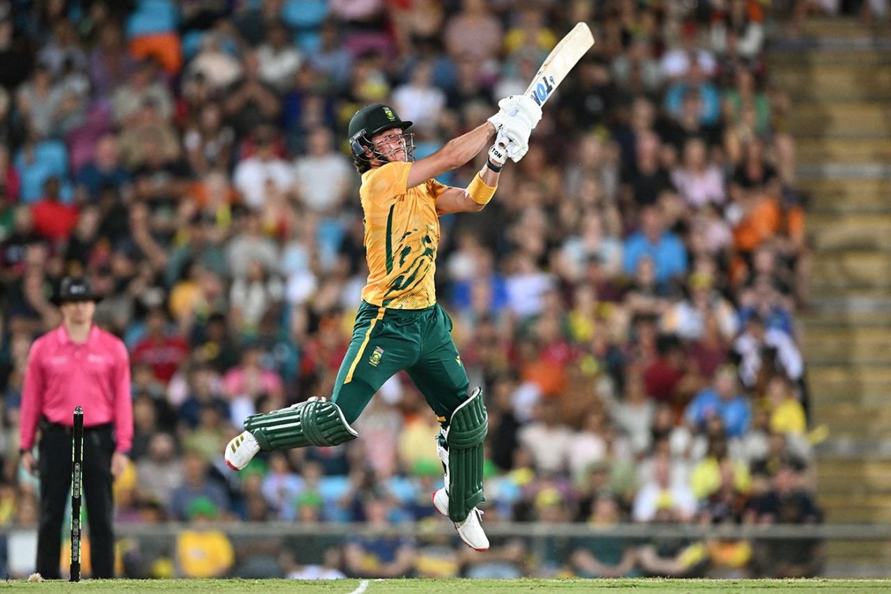 Dewald Brevis goes airborne, Australia vs South Africa, 2nd T20I, Darwin, August 12, 2025