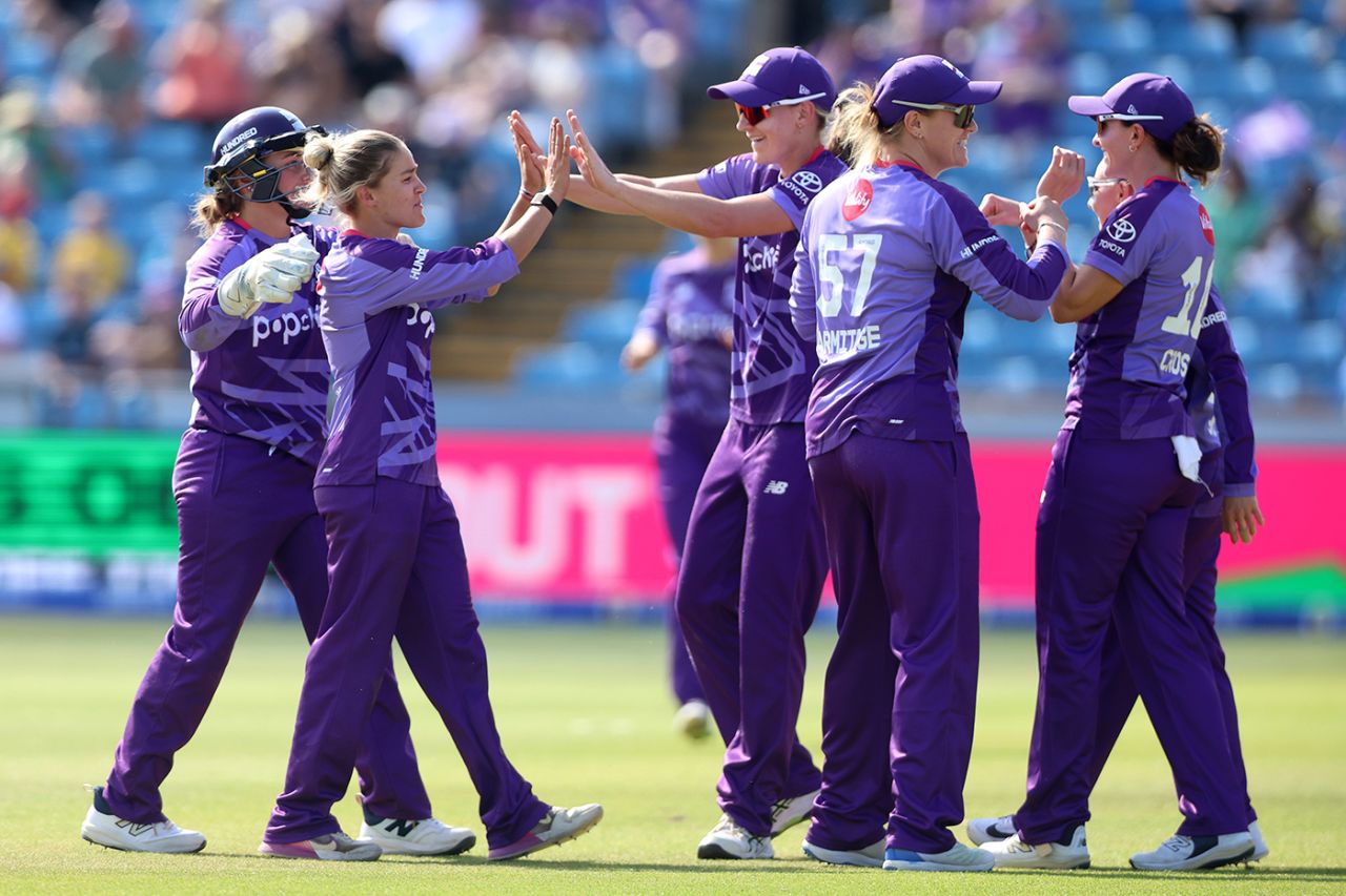 Lucy Higham picked up two wickets during an economical spell, Northern Superchargers vs Birmingham Phoenix, Women's Hundred, Headingley, August 15, 2025