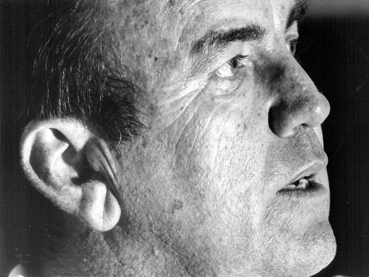 Bob Simpson looks on, November 19, 1987