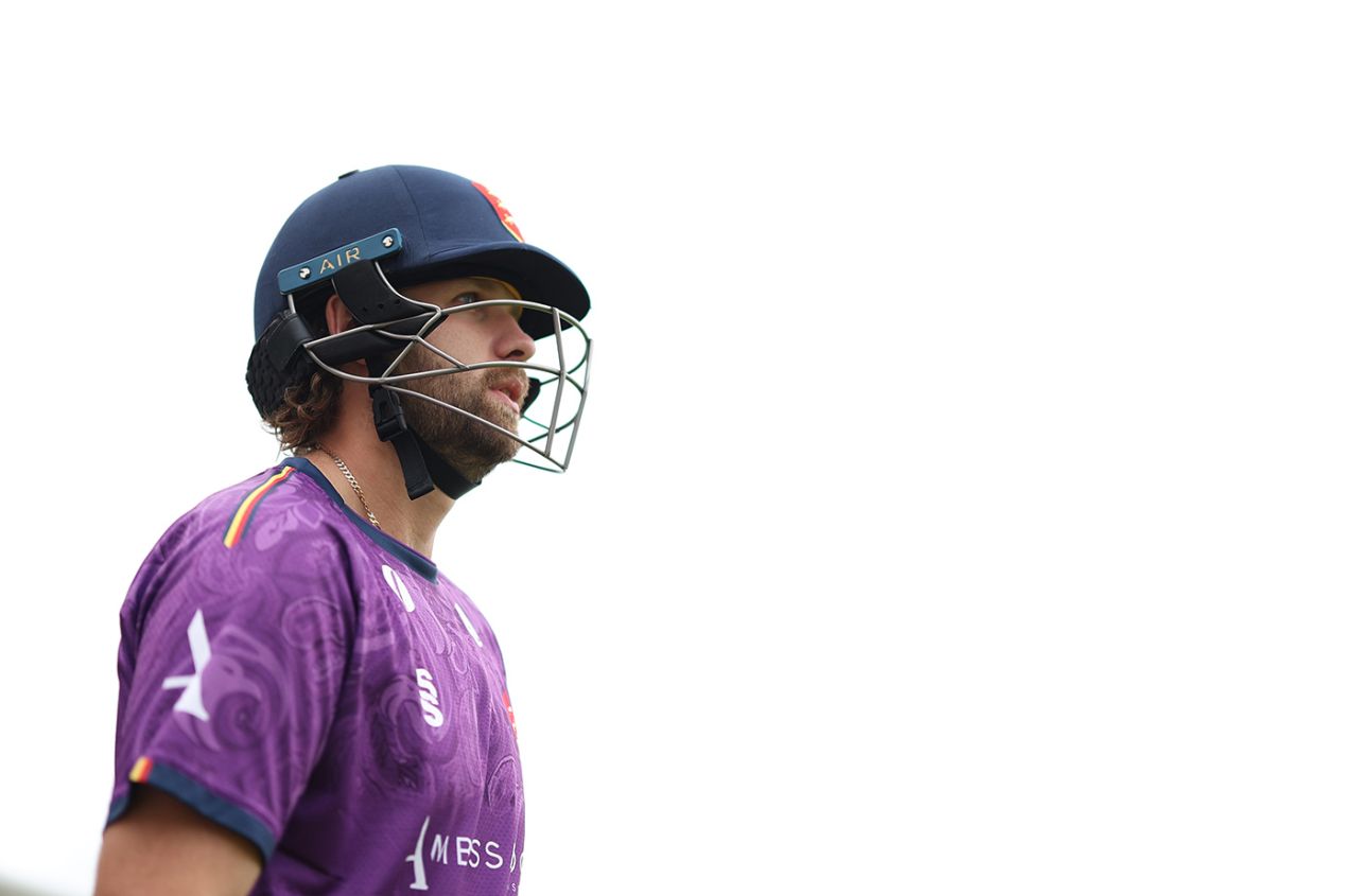 Matt Critchley walks out to bat, Metro Bank One Day Cup, Hampshire vs Essex, Utilita Bowl, August 07, 2025