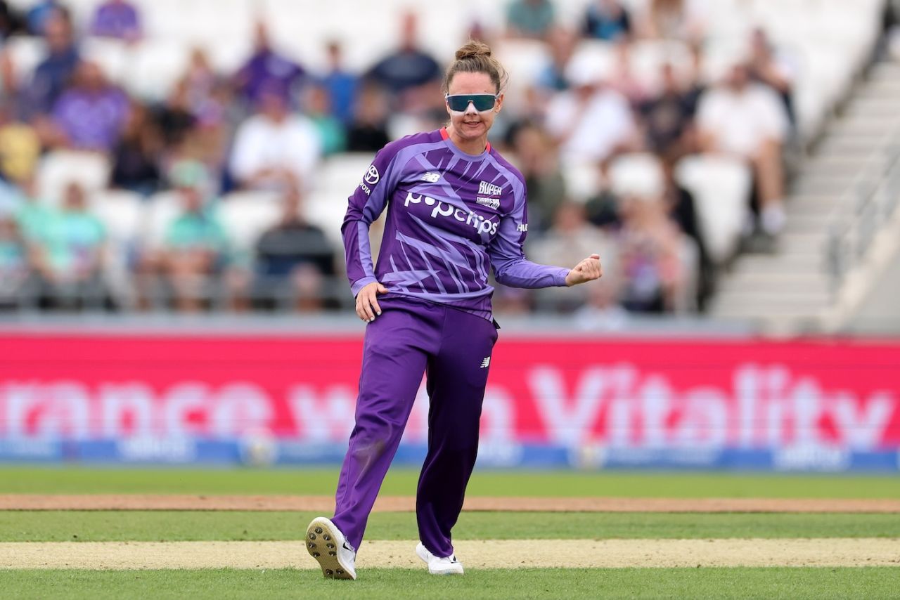 Linsey Smith darted one in to trap Meg Lanning lbw, Northern Superchargers vs Oval Invincibles, Women's Hundred, Leeds, August 23, 2025