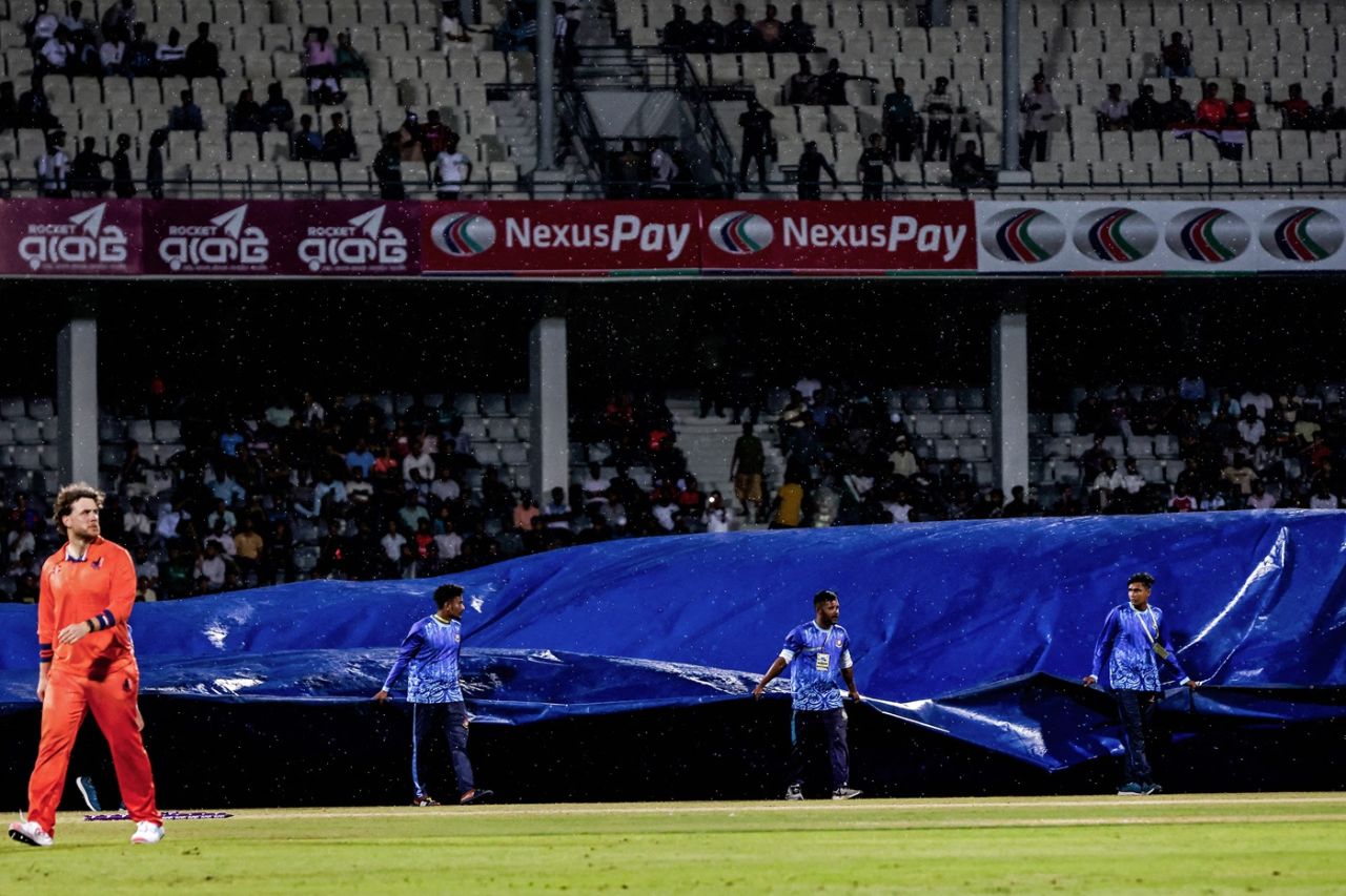 The covers come on, Bangladesh vs Netherlands, 3rd T20I, Sylhet, September 3, 2025
