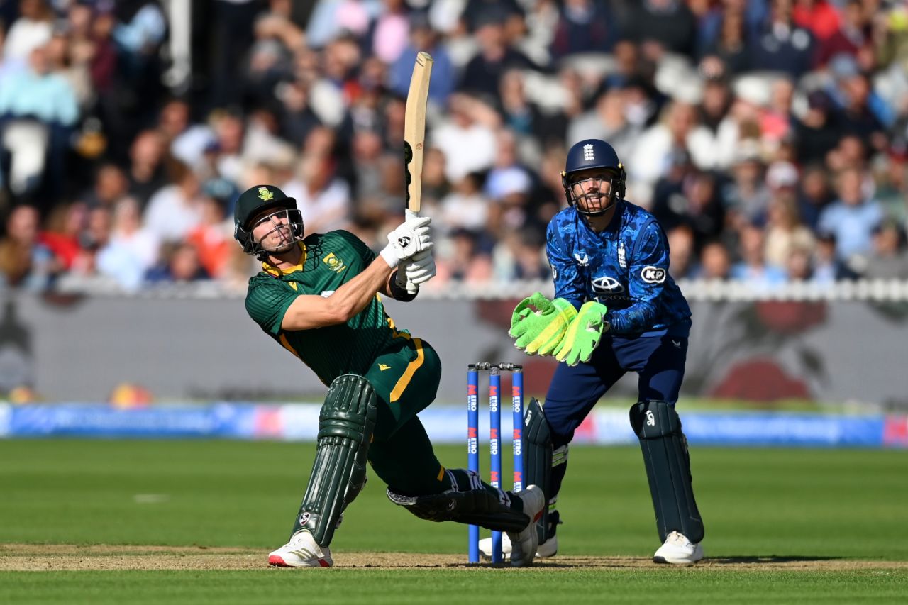 Tristan Stubbs unleashes a slog-sweep en route to his fifty, England vs South Africa, 2nd ODI, Lord's, September 4, 2025