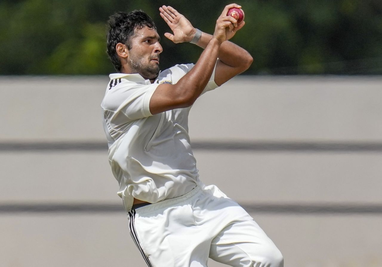 Anshul Kamboj gets into his delivery stride, North Zone vs South Zone, Duleep Trophy semi-final, Bengaluru, 2nd day, September 5, 2025
