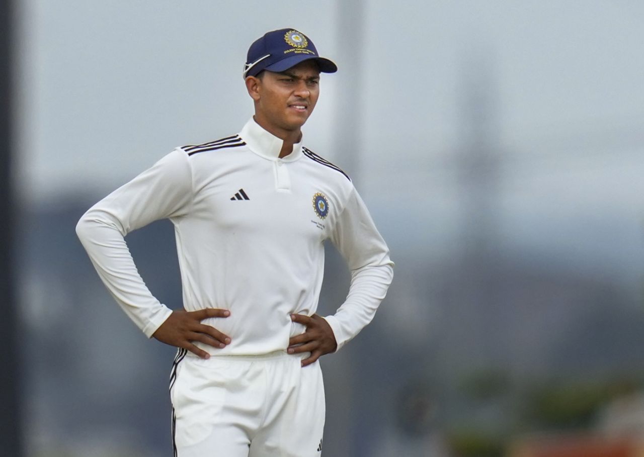 Yashasvi Jaiswal fields, Central Zone vs West Zone, Duleep Trophy semi-final, 2nd day, Bengaluru, September 5, 2025
