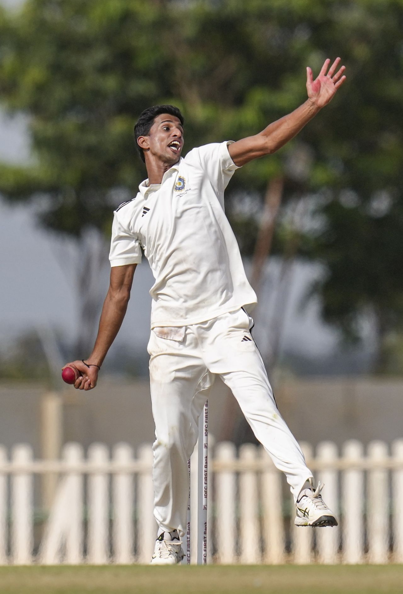 Tanush Kotian in his delivery stride, Central Zone vs West Zone, Duleep Trophy semi-final, 2nd day, Bengaluru, September 5, 2025