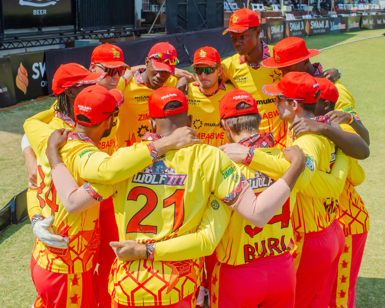 Sikandar Raza addresses Zimbabwe's huddle, Zimbabwe vs Sri Lanka, 2nd T20I, Harare, September 6, 2025
