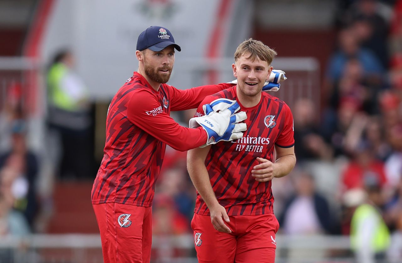 Phil Salt congratulates Tom Aspinwall, Lancashire vs Kent, Men's T20 Blast quarter-final, Old Trafford, September 6, 2025
