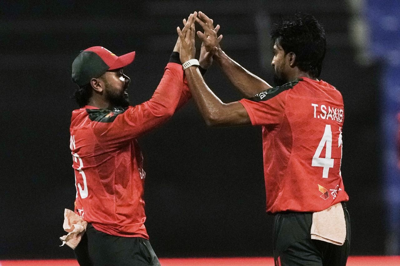 Tanzim Hasan Sakib celebrates a wicket with Litton Das, Bangladesh vs Hong Hong, Men's T20 Asia Cup, Abu Dhabi, September 11, 2025