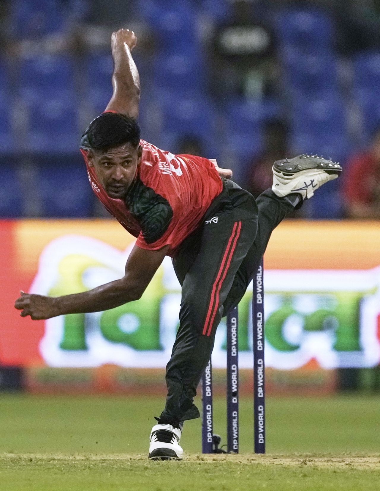 Mustafizur Rahman bends his back, Bangladesh vs Hong Hong, Men's T20 Asia Cup, Abu Dhabi, September 11, 2025