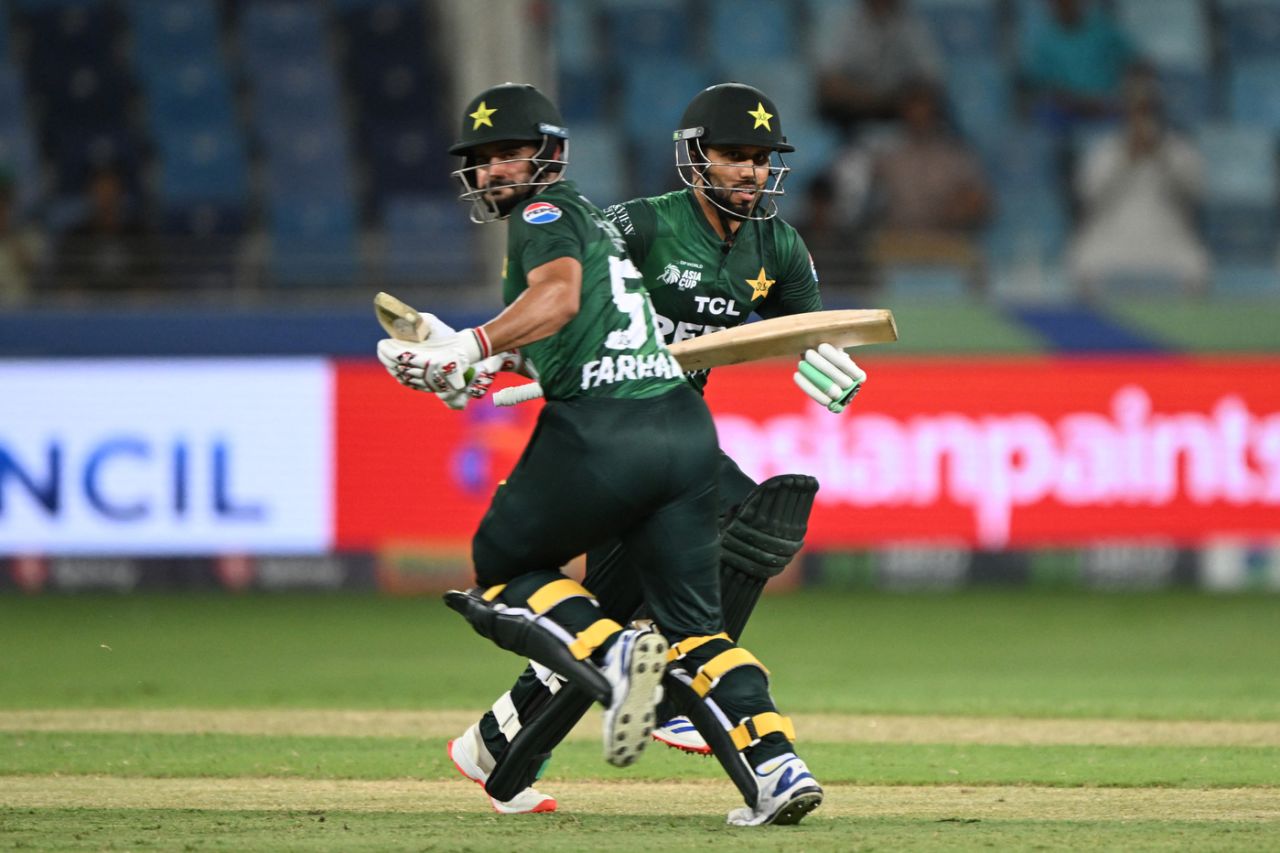 Mohammad Haris and Sahibzada Farhan run between the wickets, Pakistan vs Oman, Men's T20 Asia Cup, Dubai, September 12, 2025