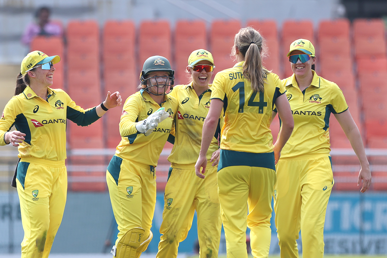 Australia celebrate the run out of Smriti Mandhana, India vs Australia, 1st women's ODI, New Chandigarh, September 14, 2025