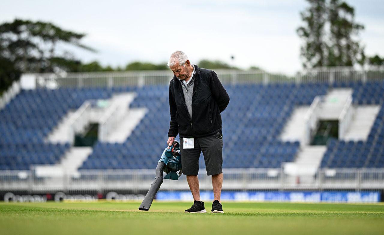 A member of the groundstaff tries to dry the outfield, Ireland vs England, 2nd T20I, Malahide, September 19, 2025