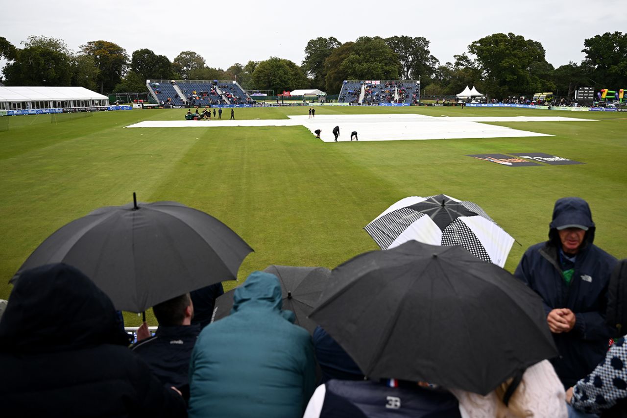 The umbrellas were up in the stands, Ireland vs England, 2nd T20I, Malahide, September 19, 2025