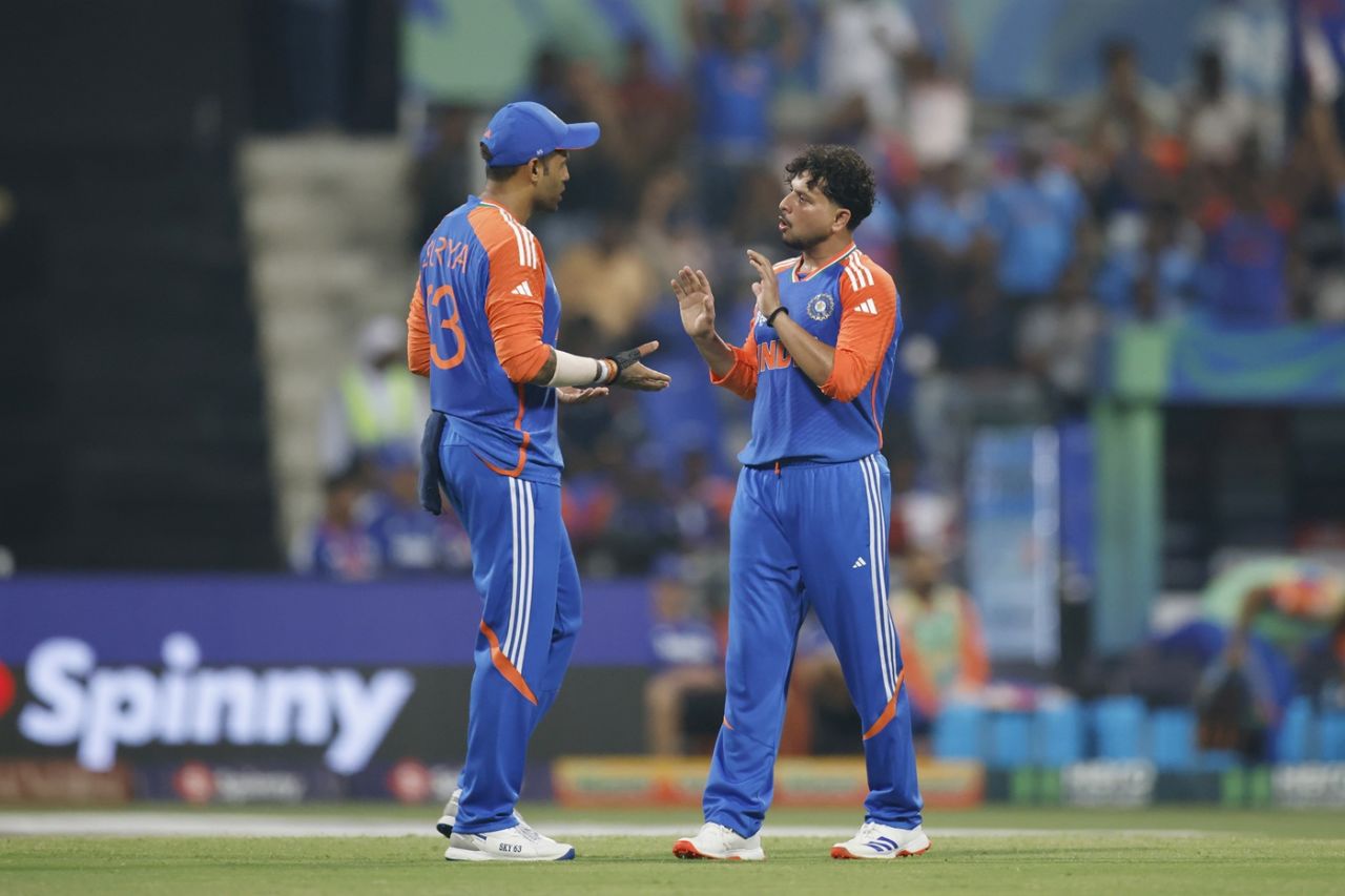 Kuldeep Yadav celebrates a wicket with Suryakumar Yadav, India vs Oman, Asia Cup, Dubai, September 19, 2025