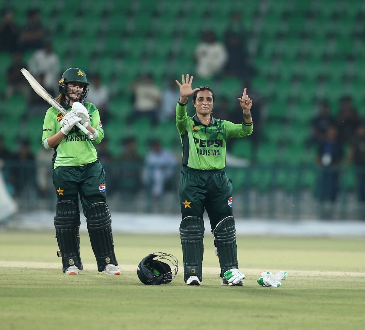 Sidra Amin celebrates her sixth ODI hundred, Pakistan vs South Africa, 2nd ODI, Lahore, September 19, 2025