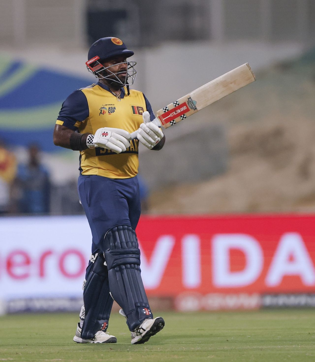 Charith Asalanka walks back after being dismissed, Pakistan vs Sri Lanka, Asia Cup Super Fours, Abu Dhabi, September 23, 2025