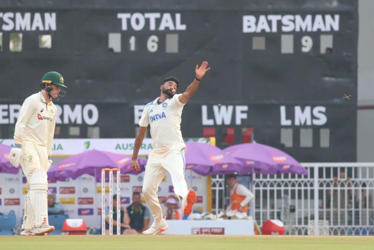 Mohammed Siraj took a wicket late in the second day, India A vs Australia A, 2nd unofficial Test, 2nd day, Lucknow, September 24, 2025