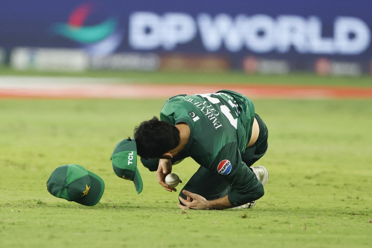 Salman Agha took a tumbling low catch, India vs Pakistan, Asia Cup final, Dubai, September 28, 2025