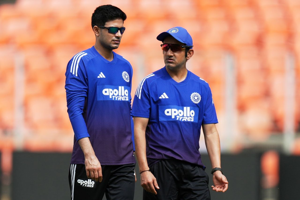 Shubman Gill has a chat with Gautam Gambhir, Ahmedabad, September 30, 2025