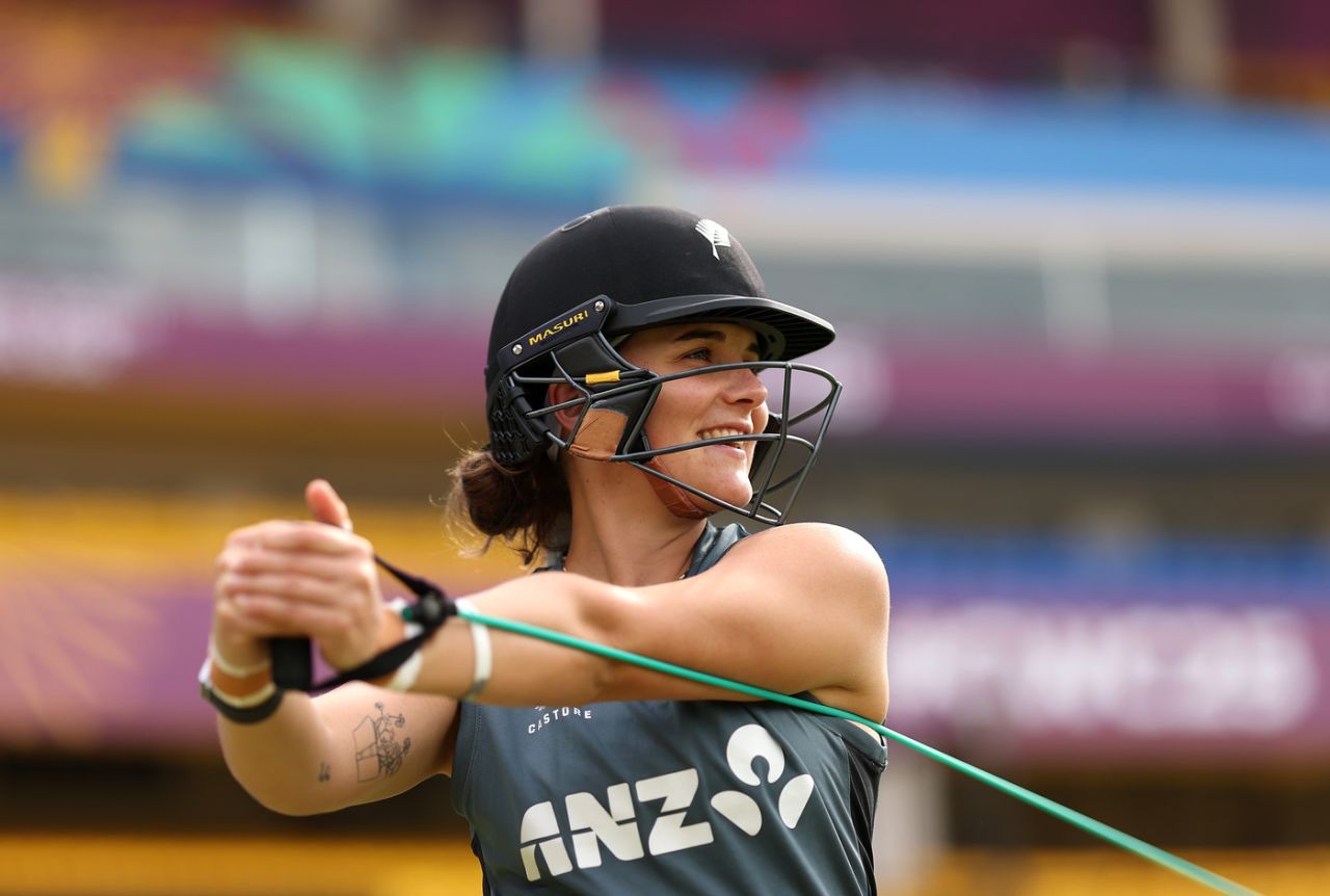 Amelia Kerr warms up ahead of the Women's World Cup, Indore, India, September 30, 2025