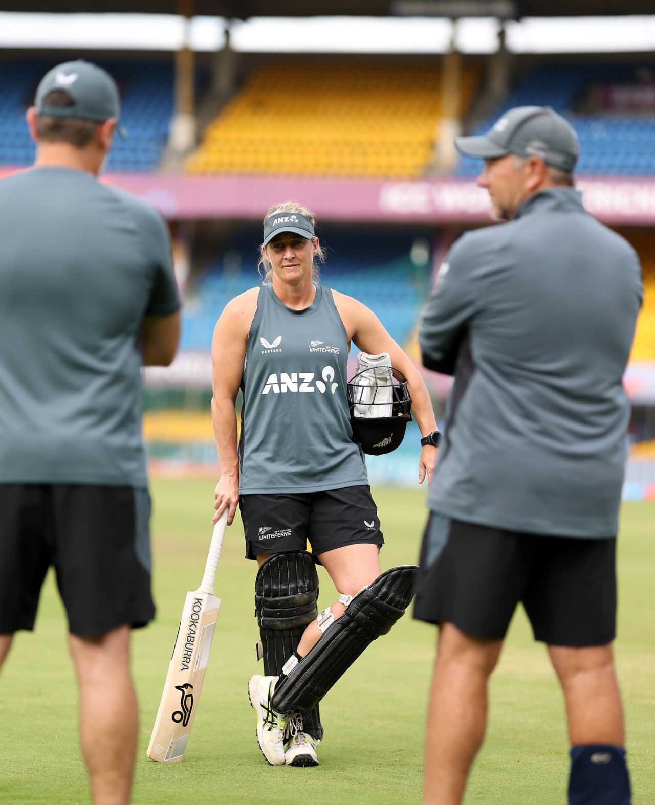 Suzie Bates has a chat with the coaches, Indore, India, September 30, 2025
