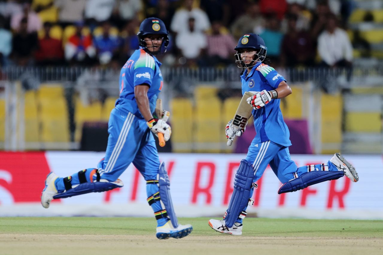 Amanjot Kaur and Deepti Sharma put on a crucial 103-run stand, India vs Sri Lanka, Women's ODI World Cup, Guwahati, September 30, 2025