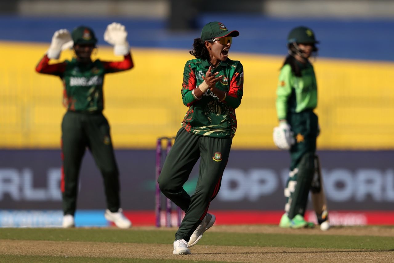 Rabeya Khan celebrates her first wicket, Bangladesh vs Pakistan, Women's ODI World Cup, Colombo, October 2, 2025