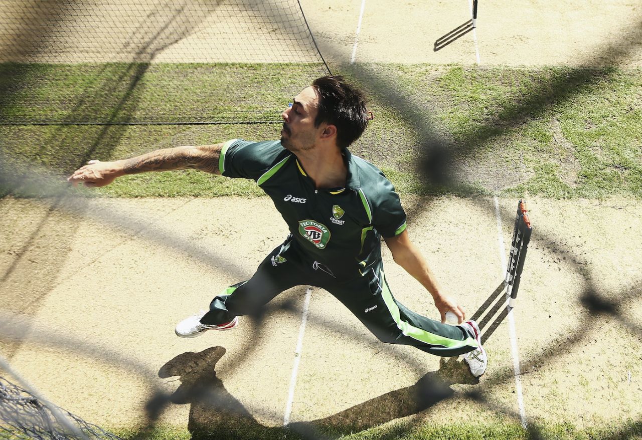 Mitchell Johnson rolls his arm in the nets, World Cup 2015, Hobart, March 12, 2015
