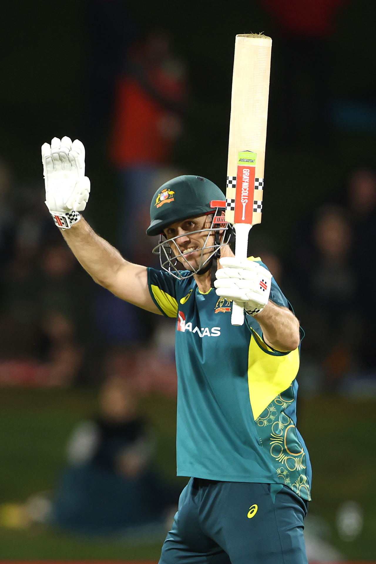 Mitchell Marsh acknowledges his century, New Zealand vs Australia, 3rd T20I, Mount Maunganui, October 4, 2025