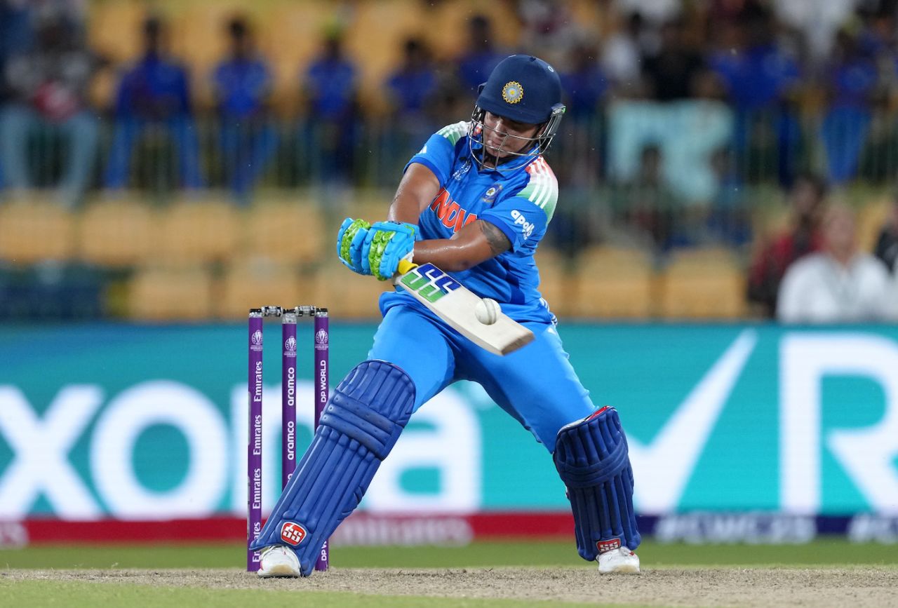 Richa Ghosh got a four with the reverse pull against Diana Baig, India vs Pakistan, Women's ODI World Cup, Colombo, October 5, 2025